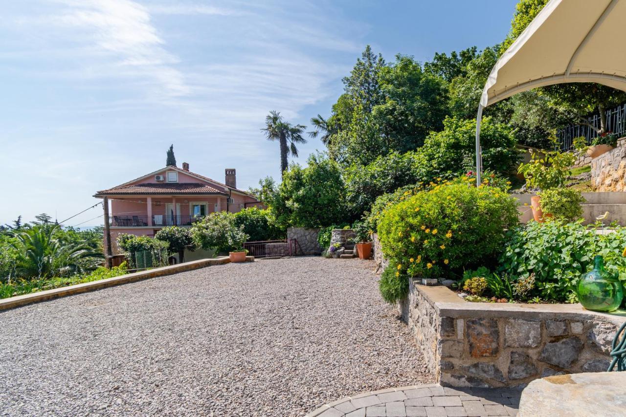 Apartments By The Sea Medveja, Opatija - 7720 Lovran Exteriör bild