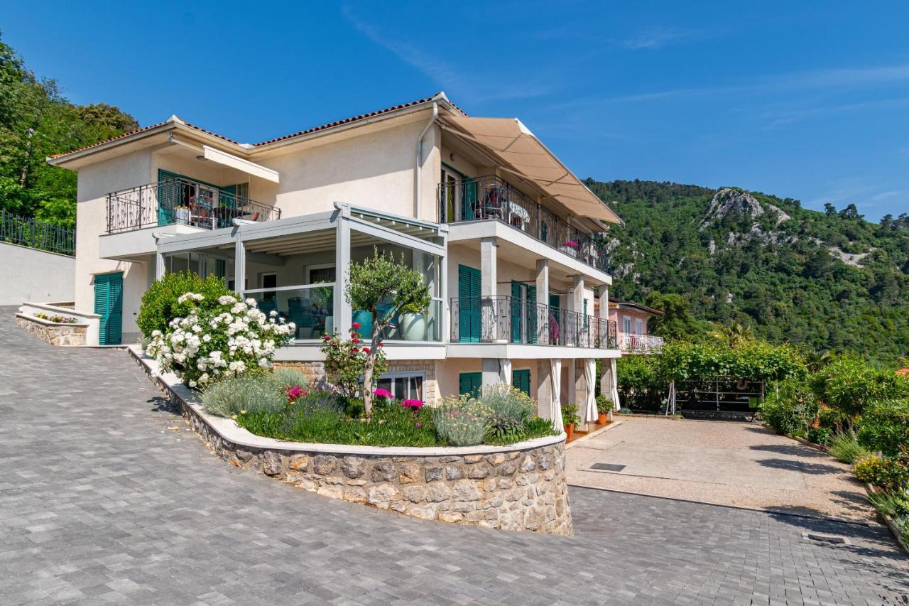 Apartments By The Sea Medveja, Opatija - 7720 Lovran Exteriör bild