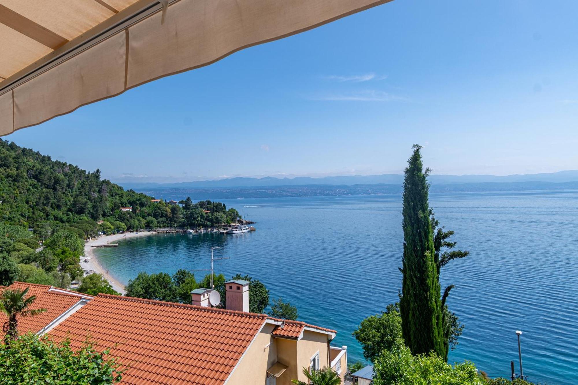 Apartments By The Sea Medveja, Opatija - 7720 Lovran Exteriör bild