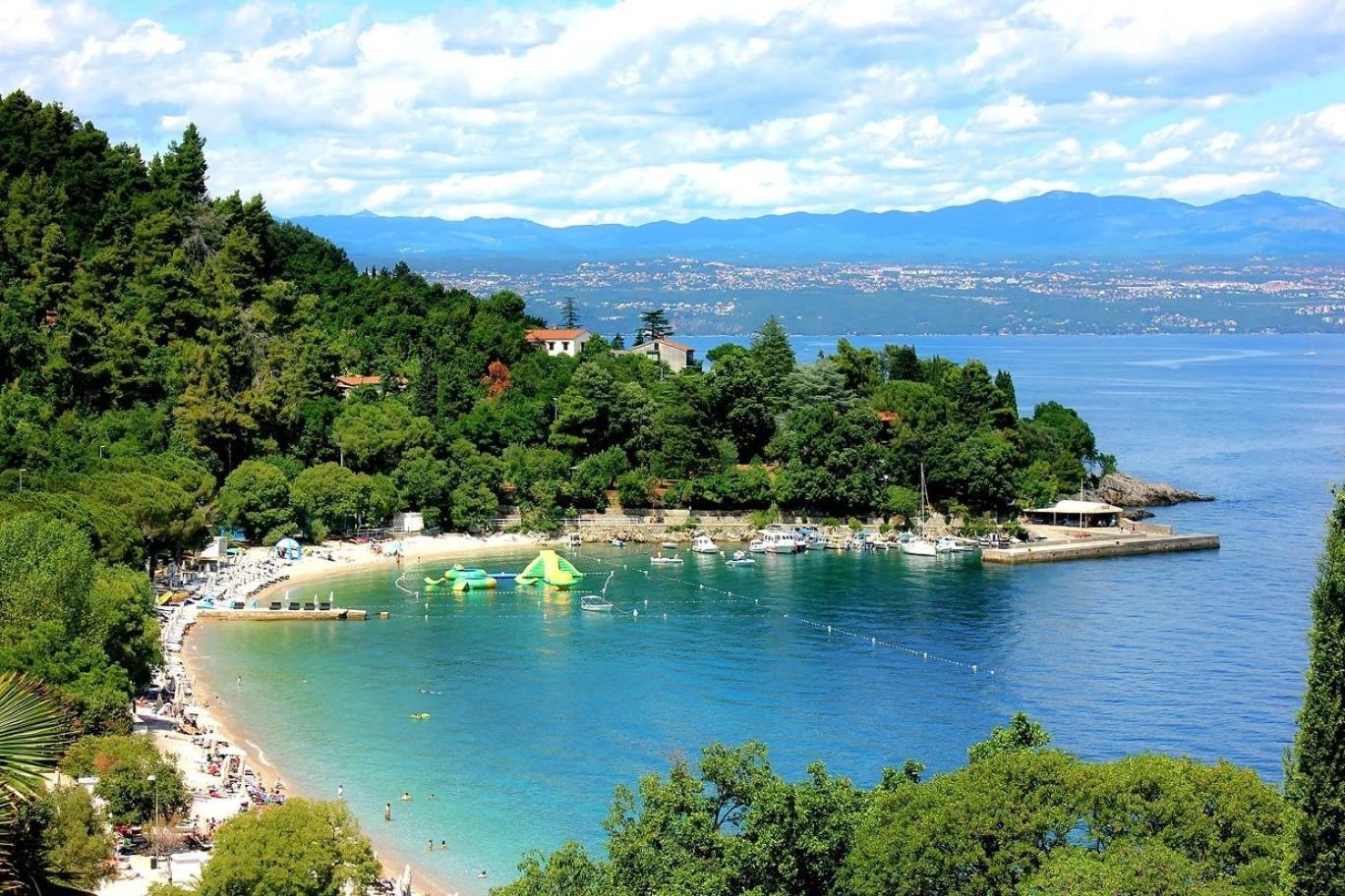 Apartments By The Sea Medveja, Opatija - 7720 Lovran Exteriör bild