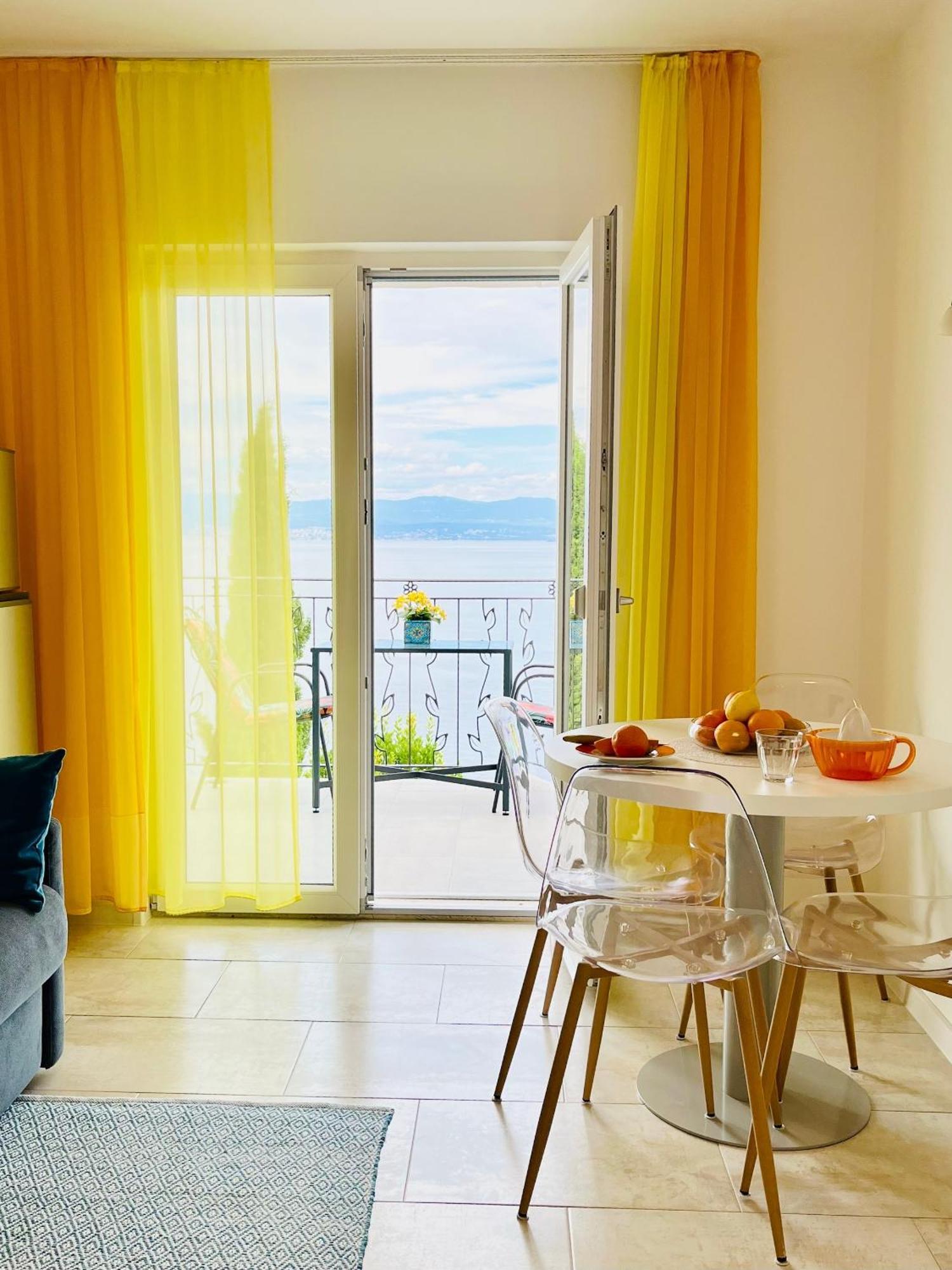Apartments By The Sea Medveja, Opatija - 7720 Lovran Exteriör bild